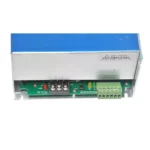 Zasilacz do tuby lasera zbliżenie