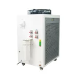 Chłodnica CW-6200 – widok z boku z przyłączami wodnymi i filtrami