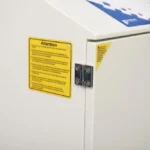 Pochłaniacz dymu Pure-Air PA-800FS-HP-IQ do ploterów CO2 – górny narożnik z tabliczką ostrzegawczą