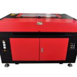 Ploter laserowy z podwójną tubą 100W widok z tyłu