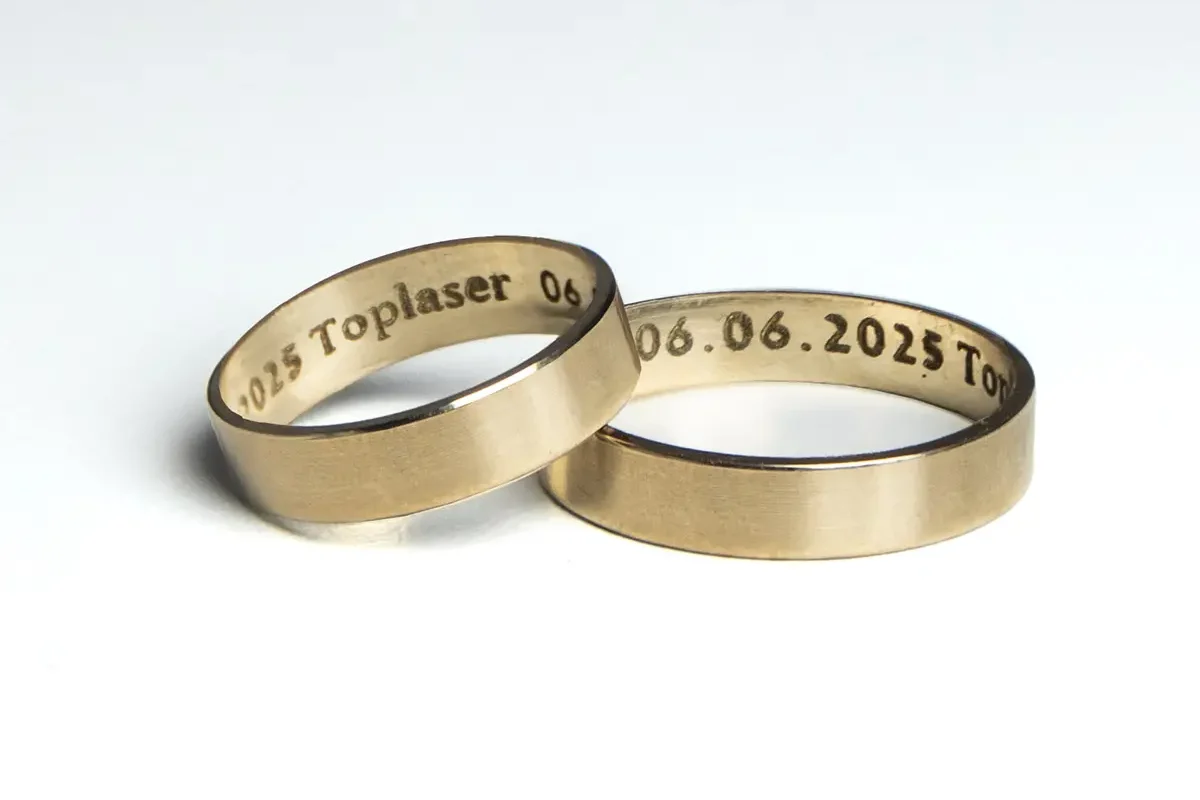 złote obrączki znakowane na laserze fiber
