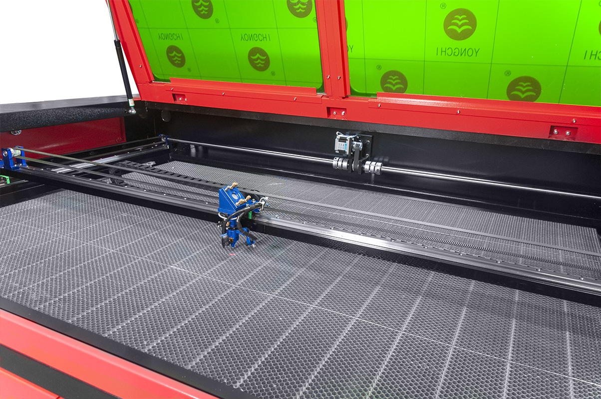 ploter laserowcy co2 6090 widok na pole robocze