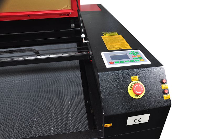 ploter laserowy co2 zbliżenie na panel sterowania