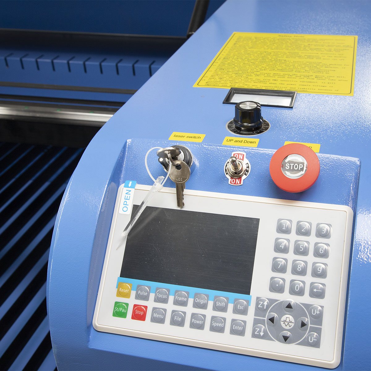Ploter laserowy CO2 1610 zbliżenie na panel sterowania