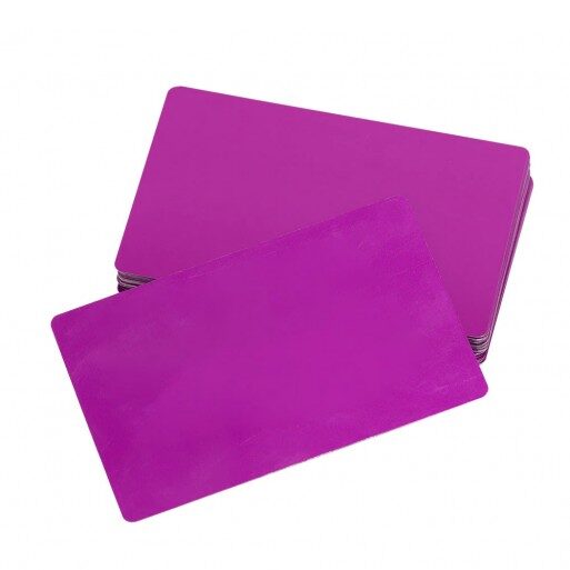 Aluminiowe, różowe karty w formacie wizytówki do testów na znakowarkach