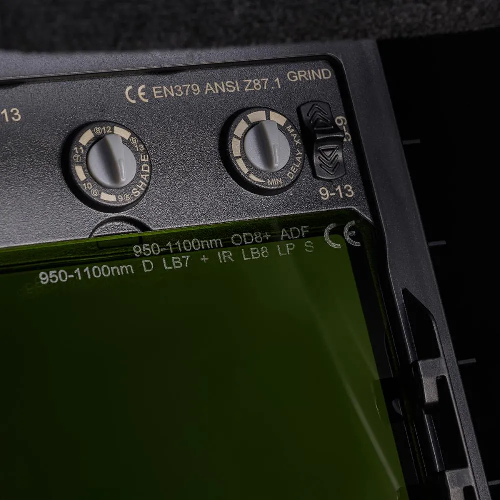 Przyłbica ochronna do spawania laserowego zbliżenie na certyfikaty