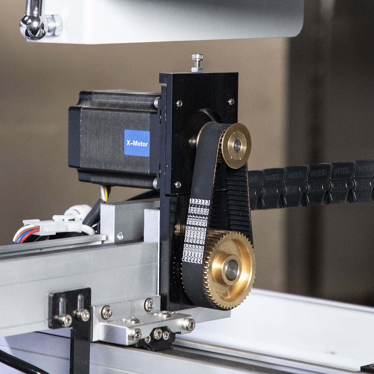 Ploter co2 Jowuey zbliżenie na silnik osi X